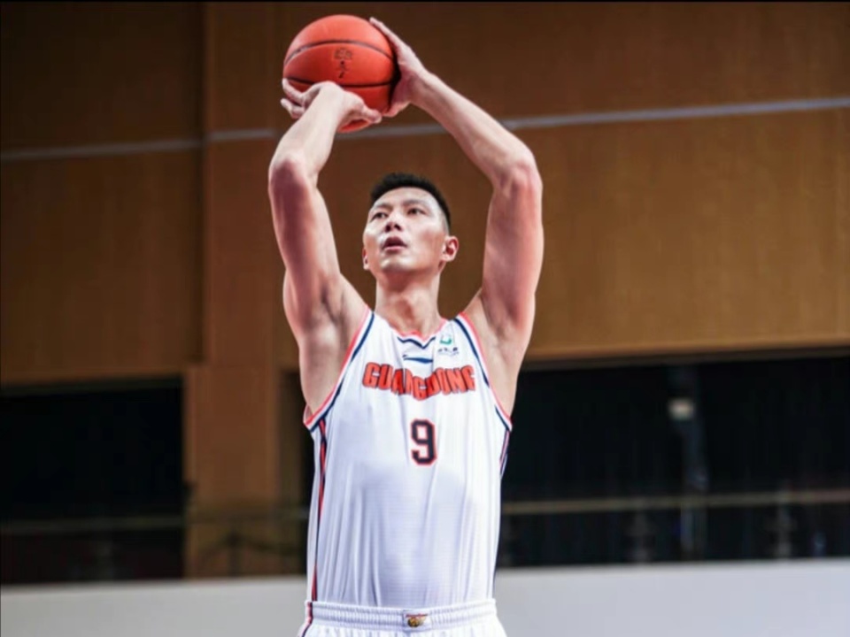 深圳男篮迎来里程碑备战CBA常规赛今夜利物浦调整名单，连对手都承认：集结日圣安东尼奥马刺复出首秀的简单介绍